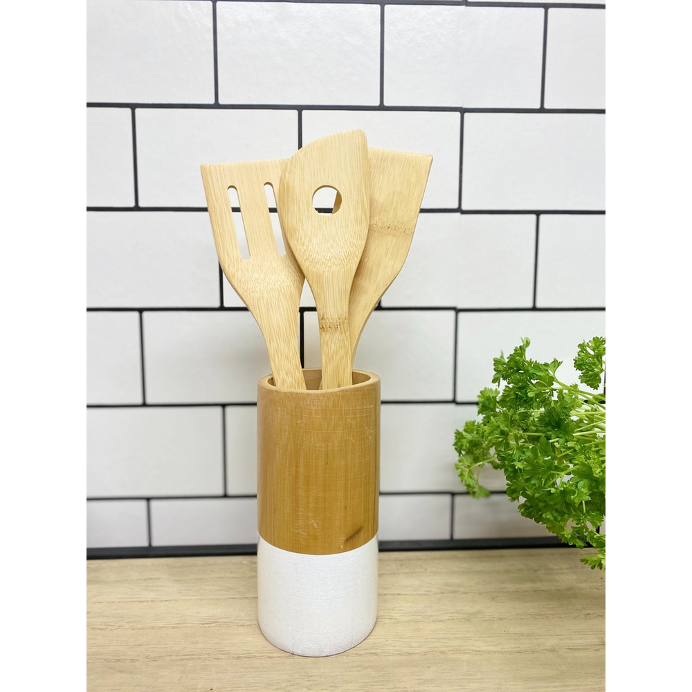 Heart of the Home: Six Elegant Wooden Utensils with Chic Round Holder