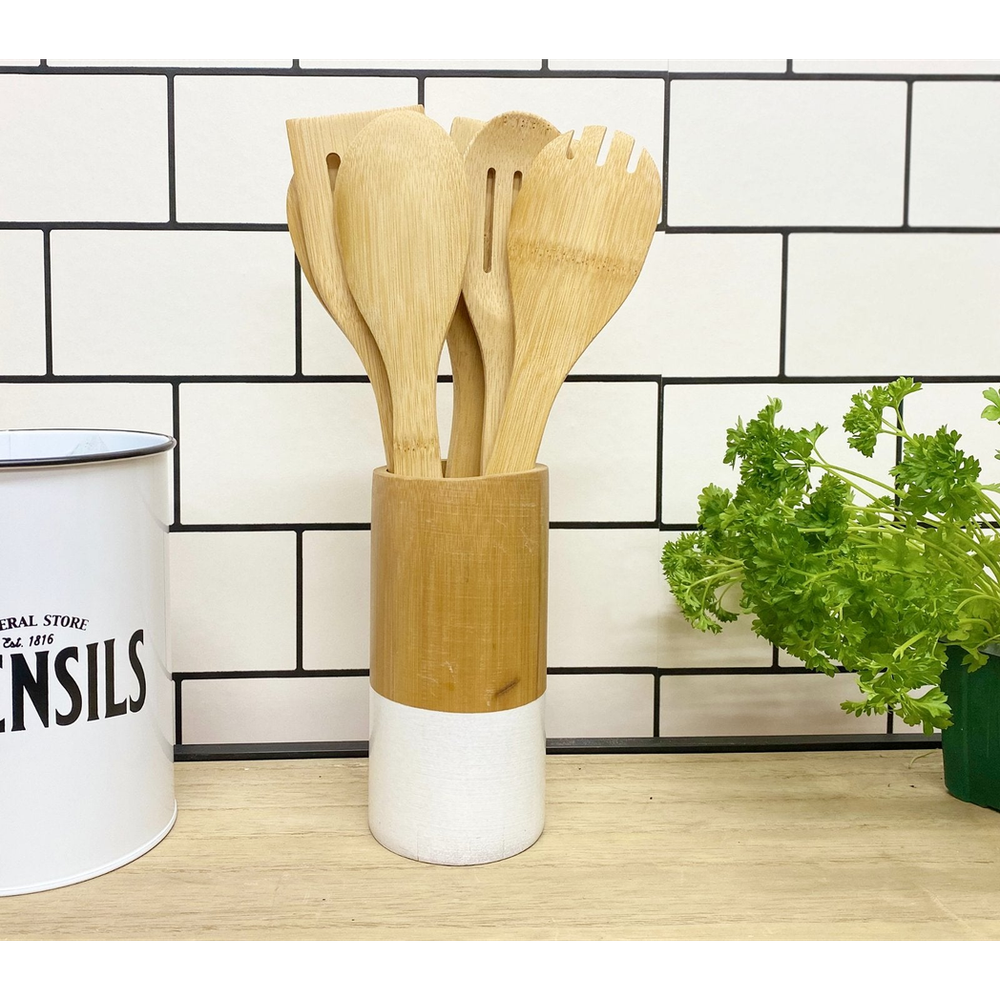 Heart of the Home: Six Elegant Wooden Utensils with Chic Round Holder