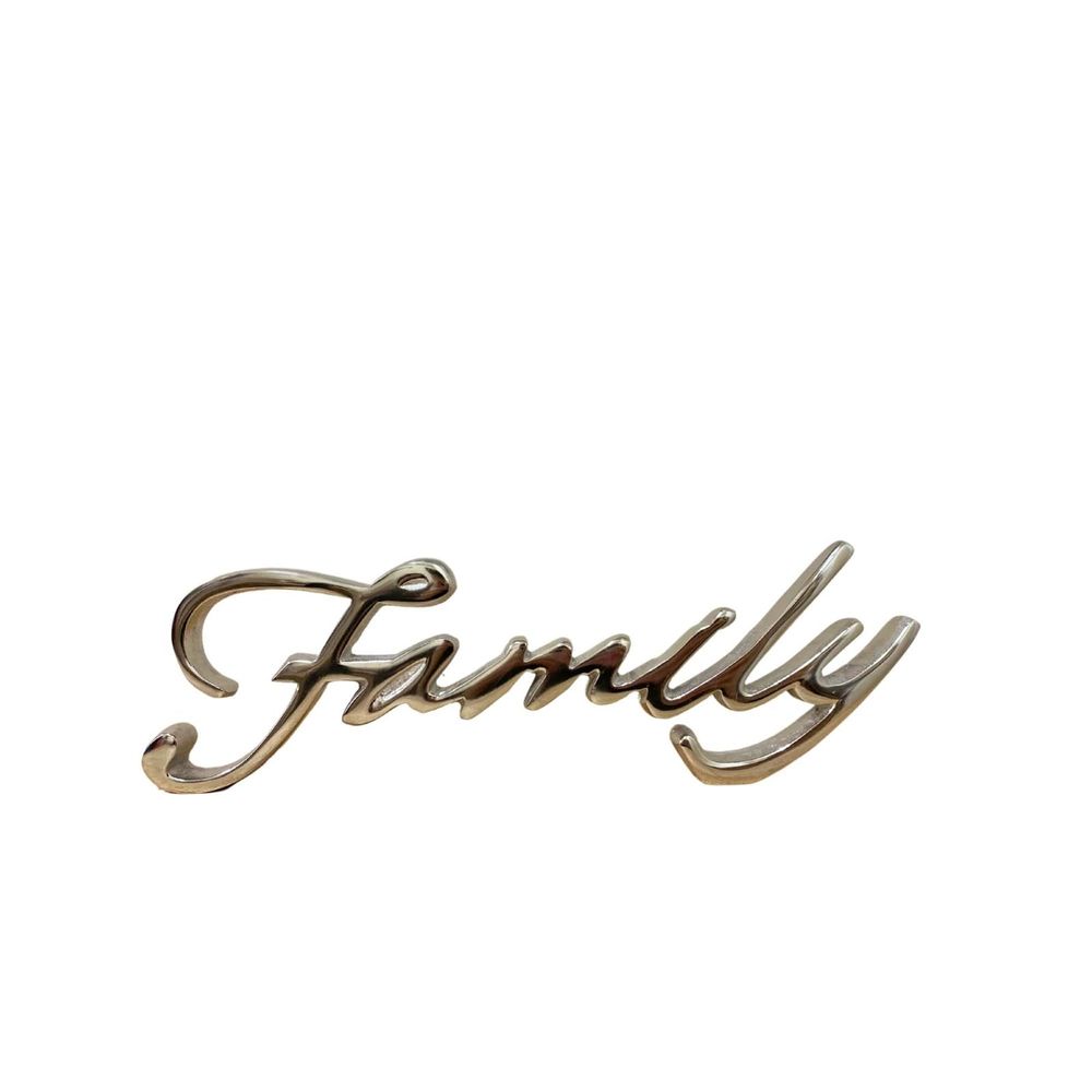 Elegant Silver Aluminium Family Ornament - Stylish D?cor for Any Space