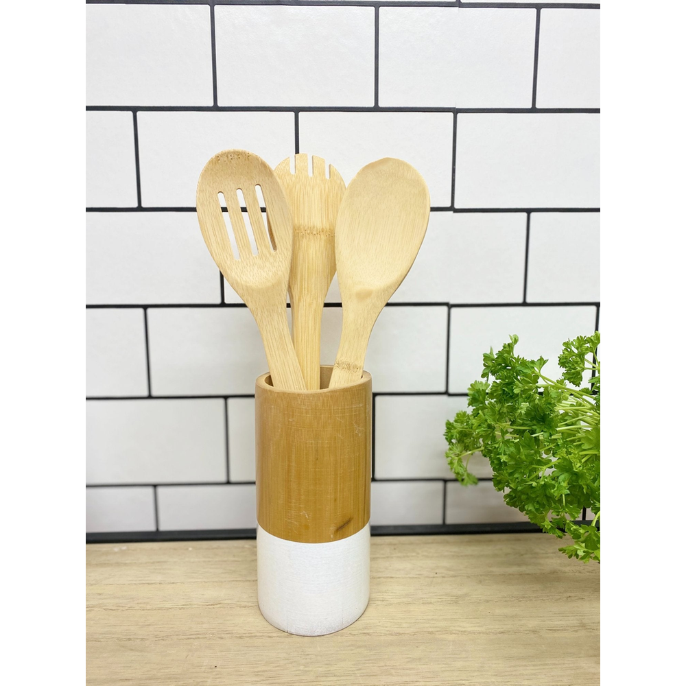 Heart of the Home: Six Elegant Wooden Utensils with Chic Round Holder