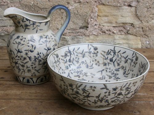 Elegant Grey & White Ditsy Print Ceramic Bowl with Antique Crackle Finish